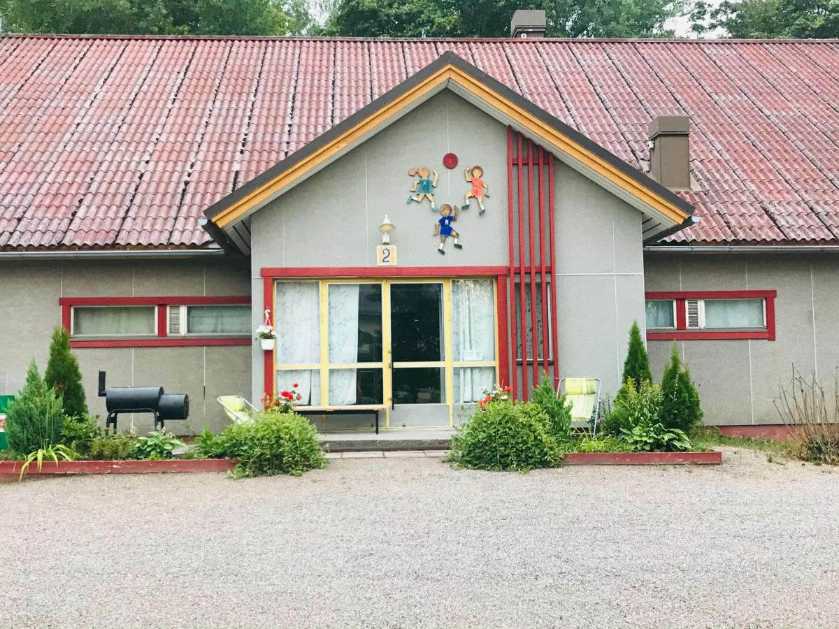 Koulumaeki Hostel Karkola Buitenkant foto
