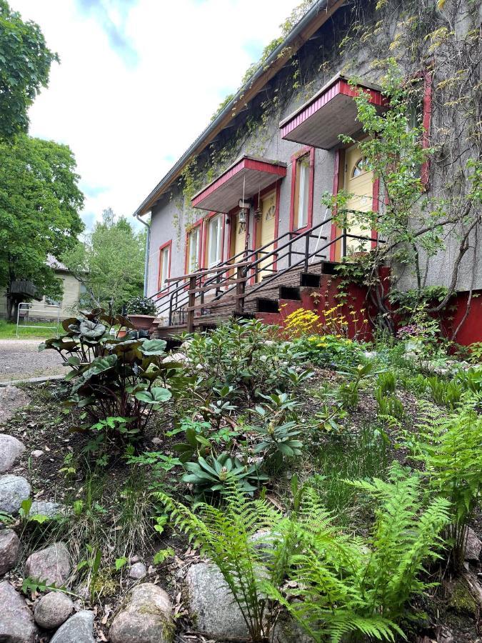 Koulumaeki Hostel Karkola Buitenkant foto