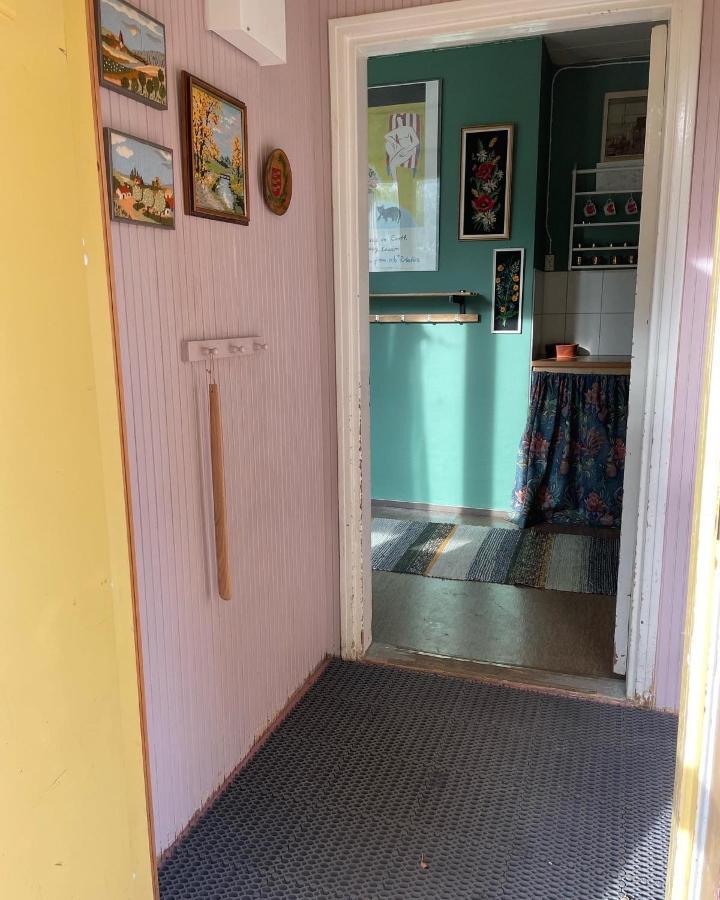 Koulumaeki Hostel Karkola Buitenkant foto