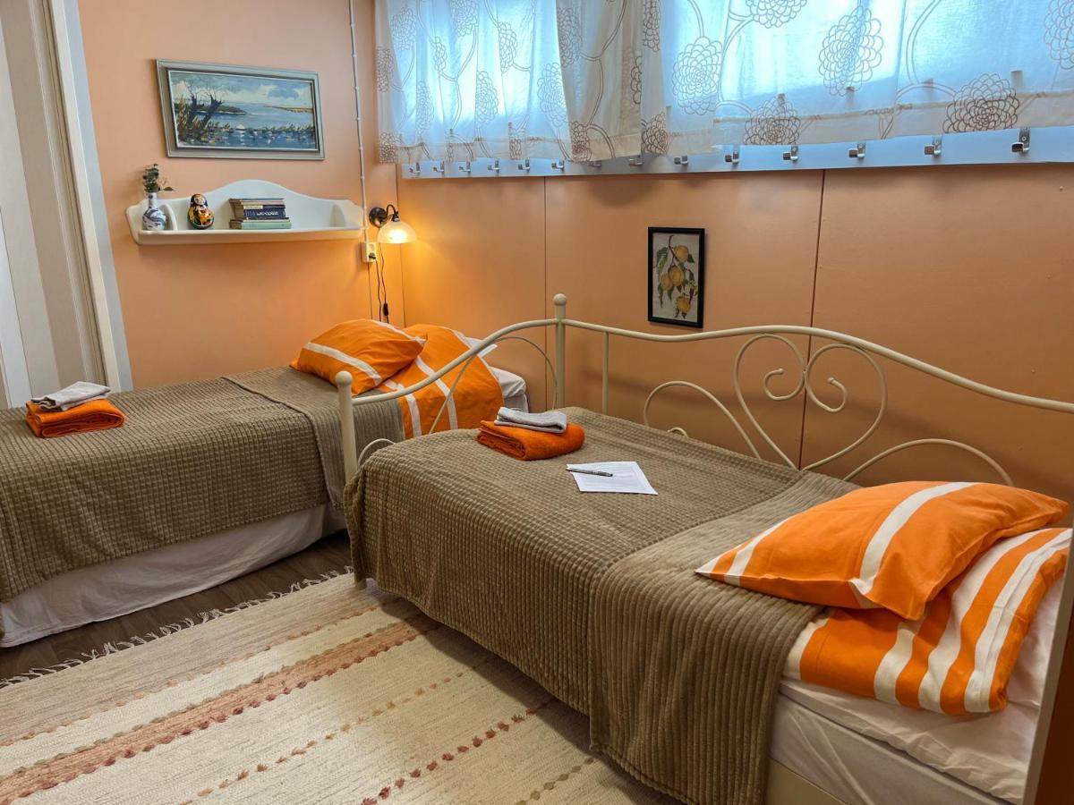 Koulumaeki Hostel Karkola Buitenkant foto