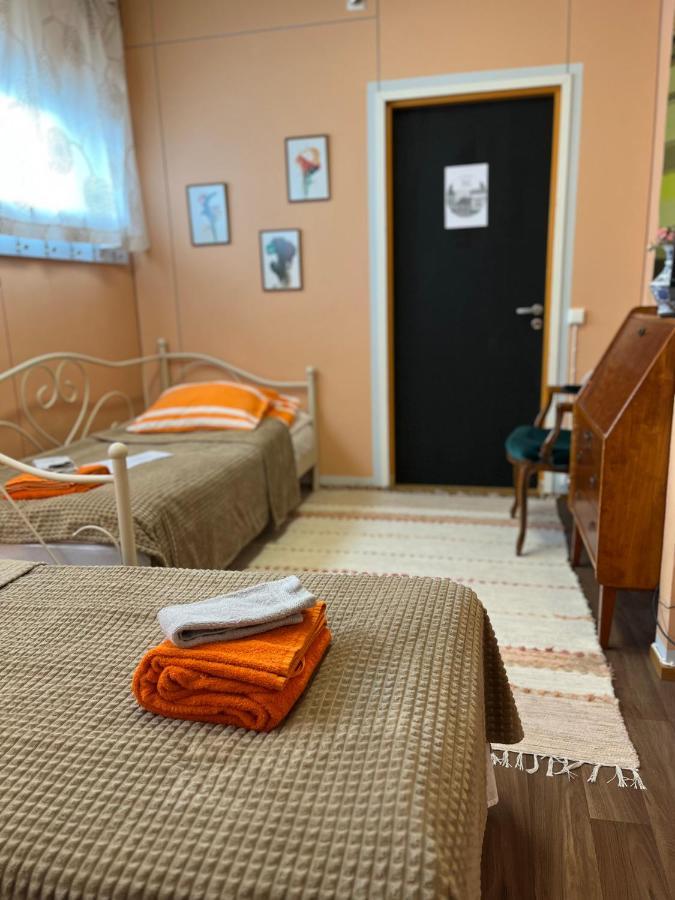 Koulumaeki Hostel Karkola Buitenkant foto