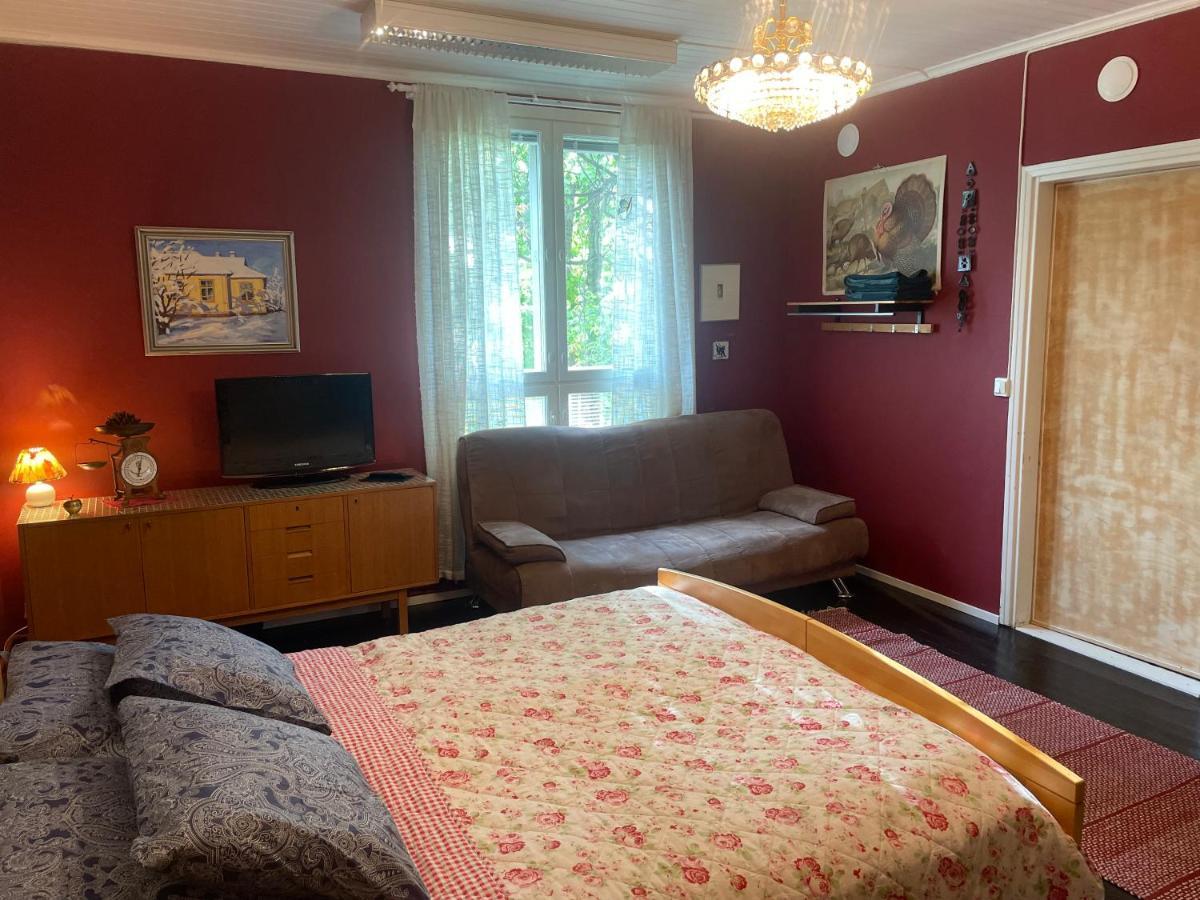 Koulumaeki Hostel Karkola Buitenkant foto