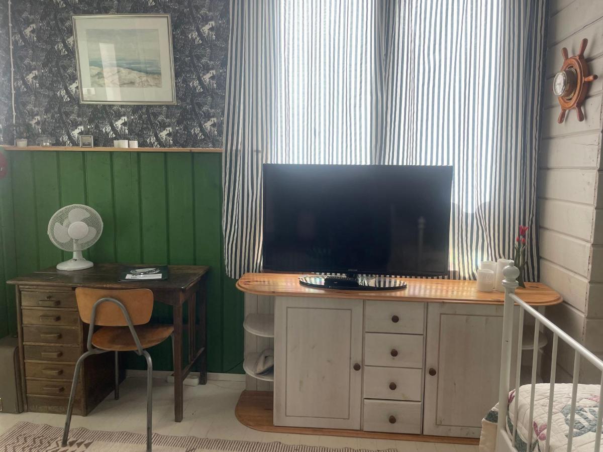 Koulumaeki Hostel Karkola Buitenkant foto