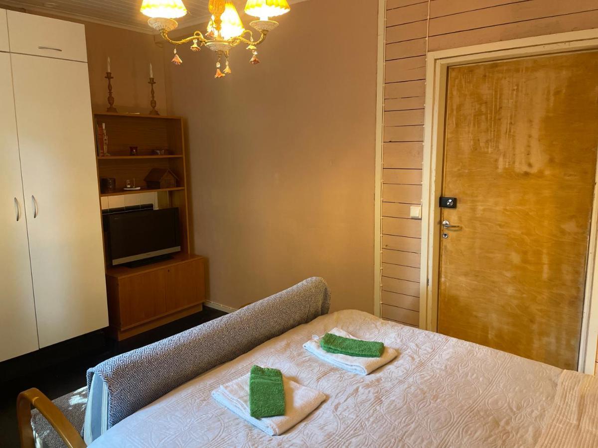 Koulumaeki Hostel Karkola Buitenkant foto