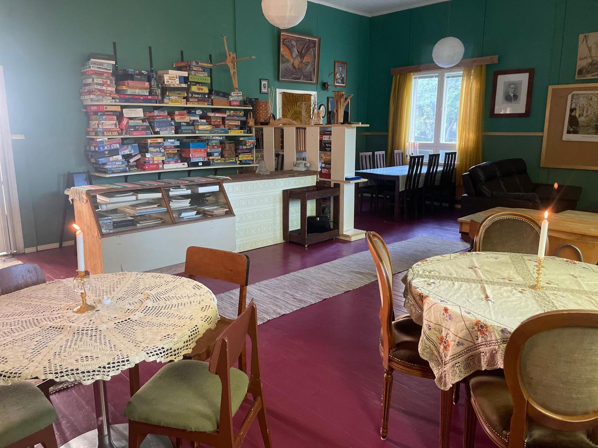 Koulumaeki Hostel Karkola Buitenkant foto