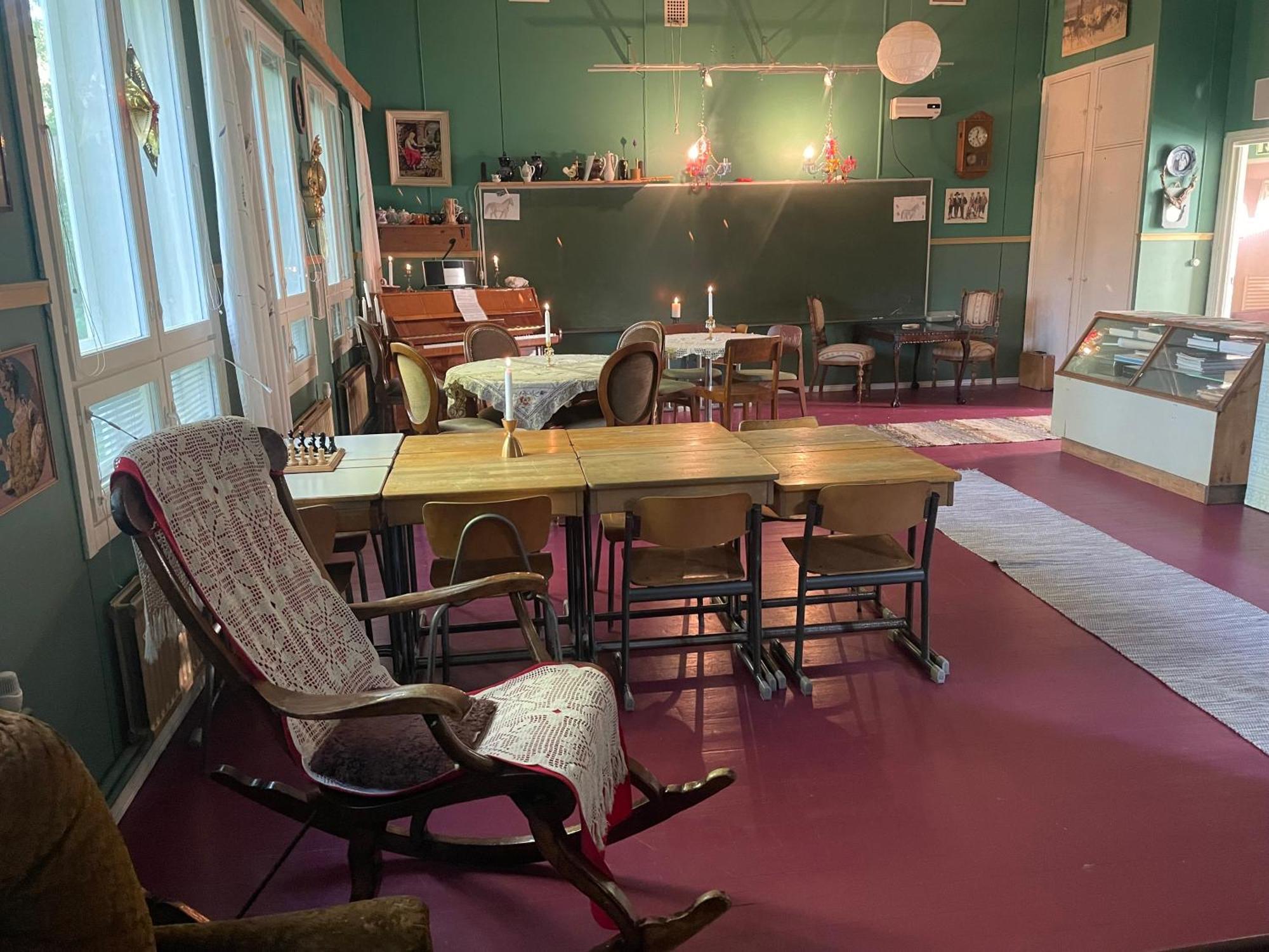 Koulumaeki Hostel Karkola Buitenkant foto